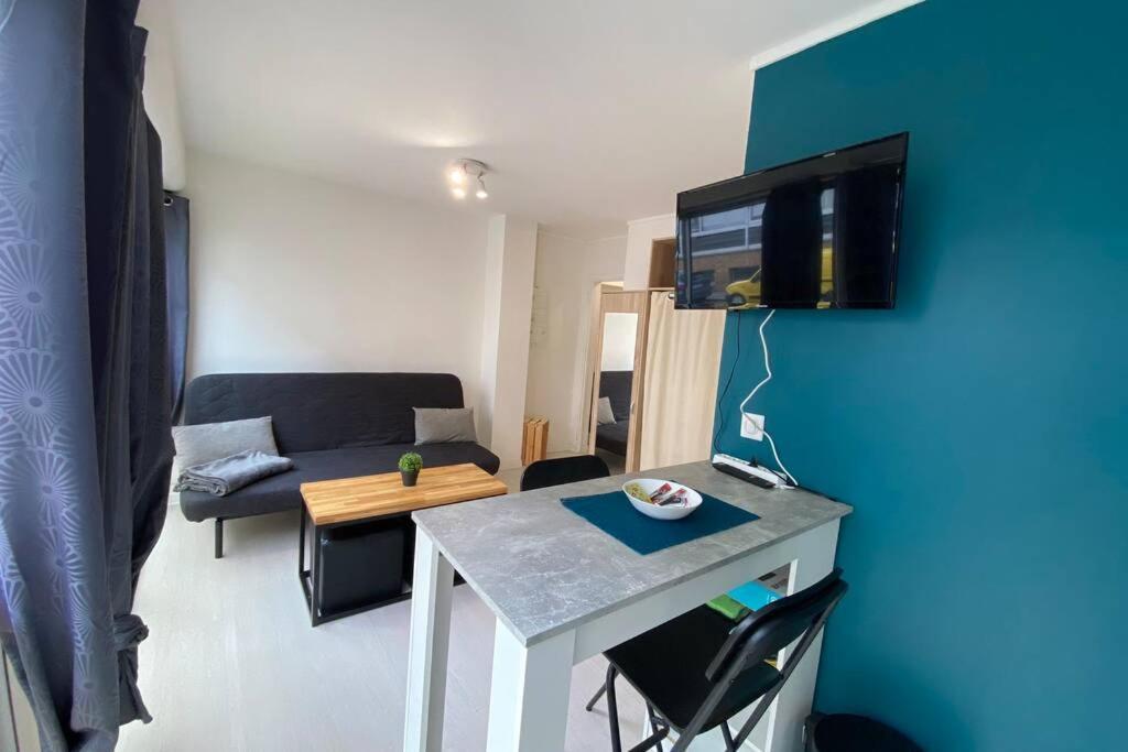 Studio & Parking Prive Centre Orleans Tram Au Pied Appartement Buitenkant foto
